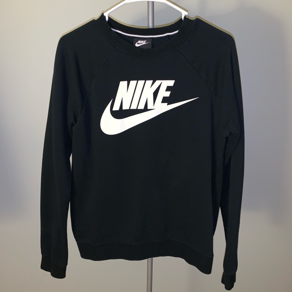 Black Nike Crewneck Sweatshirt!!!